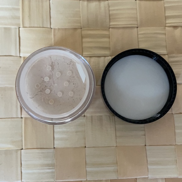 NWT Kat Von D lock-it translucent setting powder - Picture 5 of 5